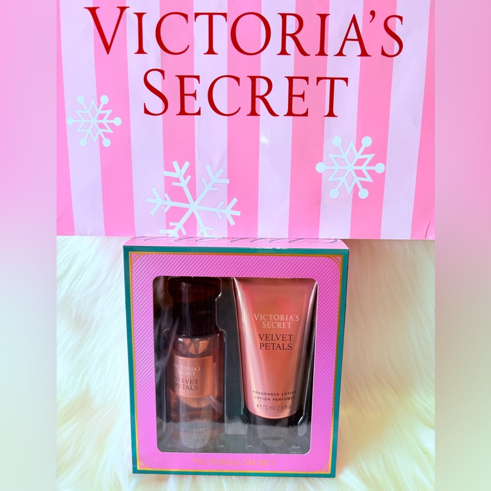 Victoria's Secret Velvet Petals Gift Set